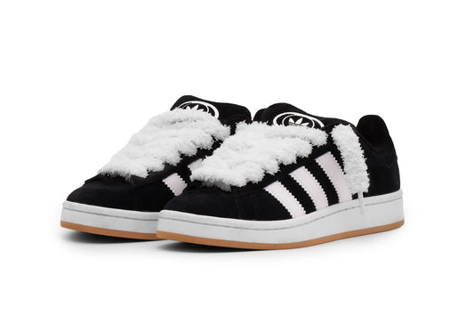 Sneated Fuzzy Laces White