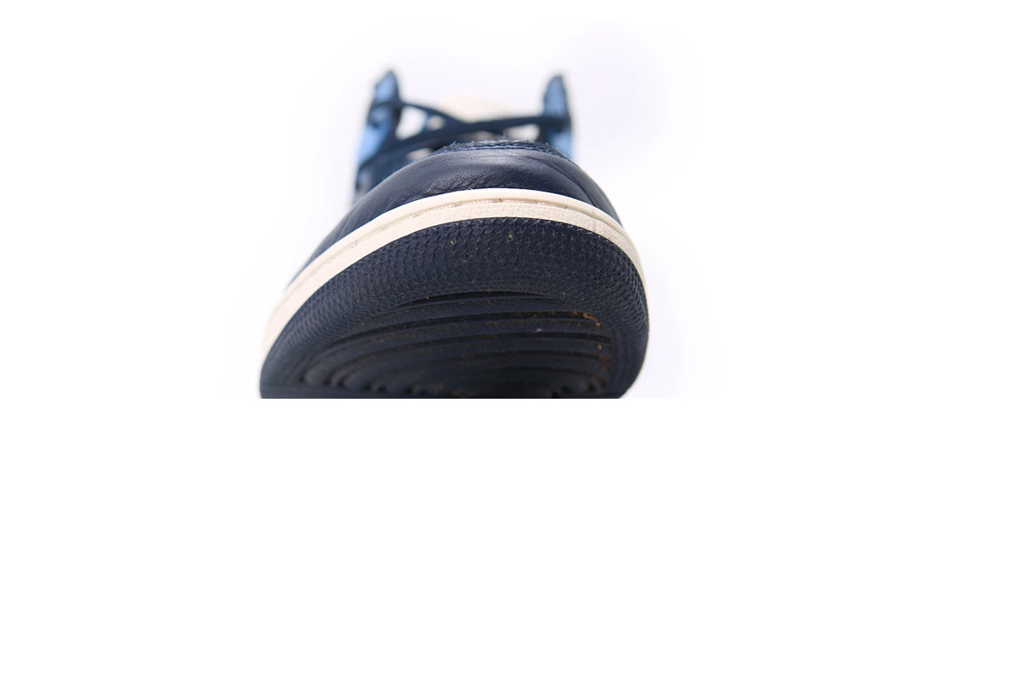 Jordan 1 Retro High Obsidian