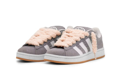 Sneated Fuzzy Laces Creme